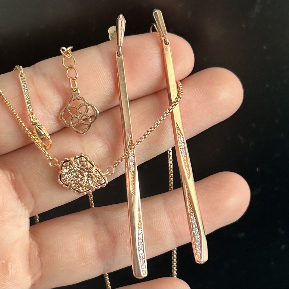 Kendra Scott necklace and earrings set